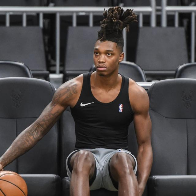 1656691776220012055.jpg lonnie-walker-san-antonio-spurs.jpg